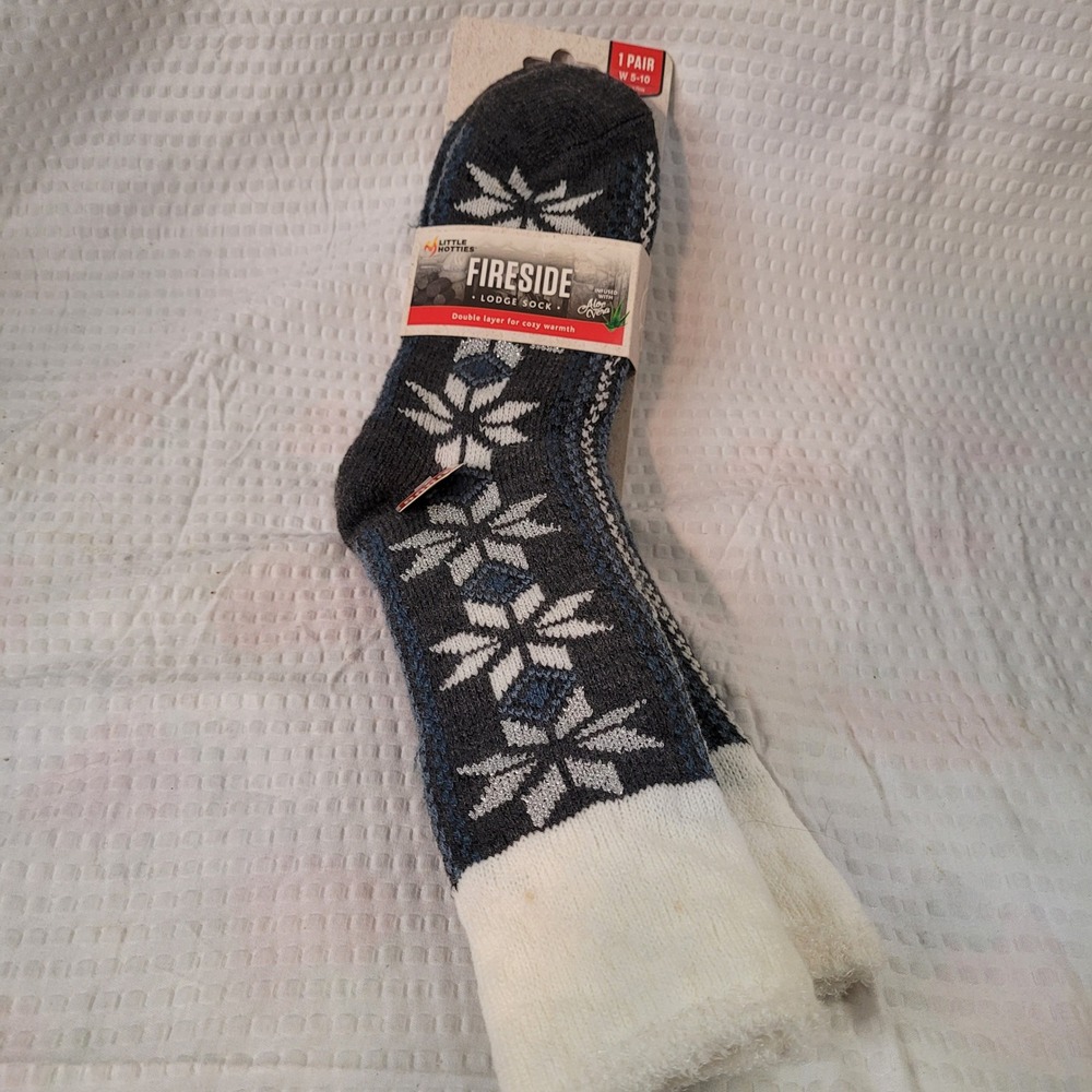 Little Hotties Fireside Lodge Socks Womens 5-10 Grey Blue Snowflake Double Layer